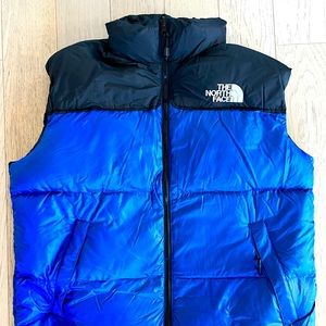 Vintage hooded Men's North Face down vest, perfect condition!